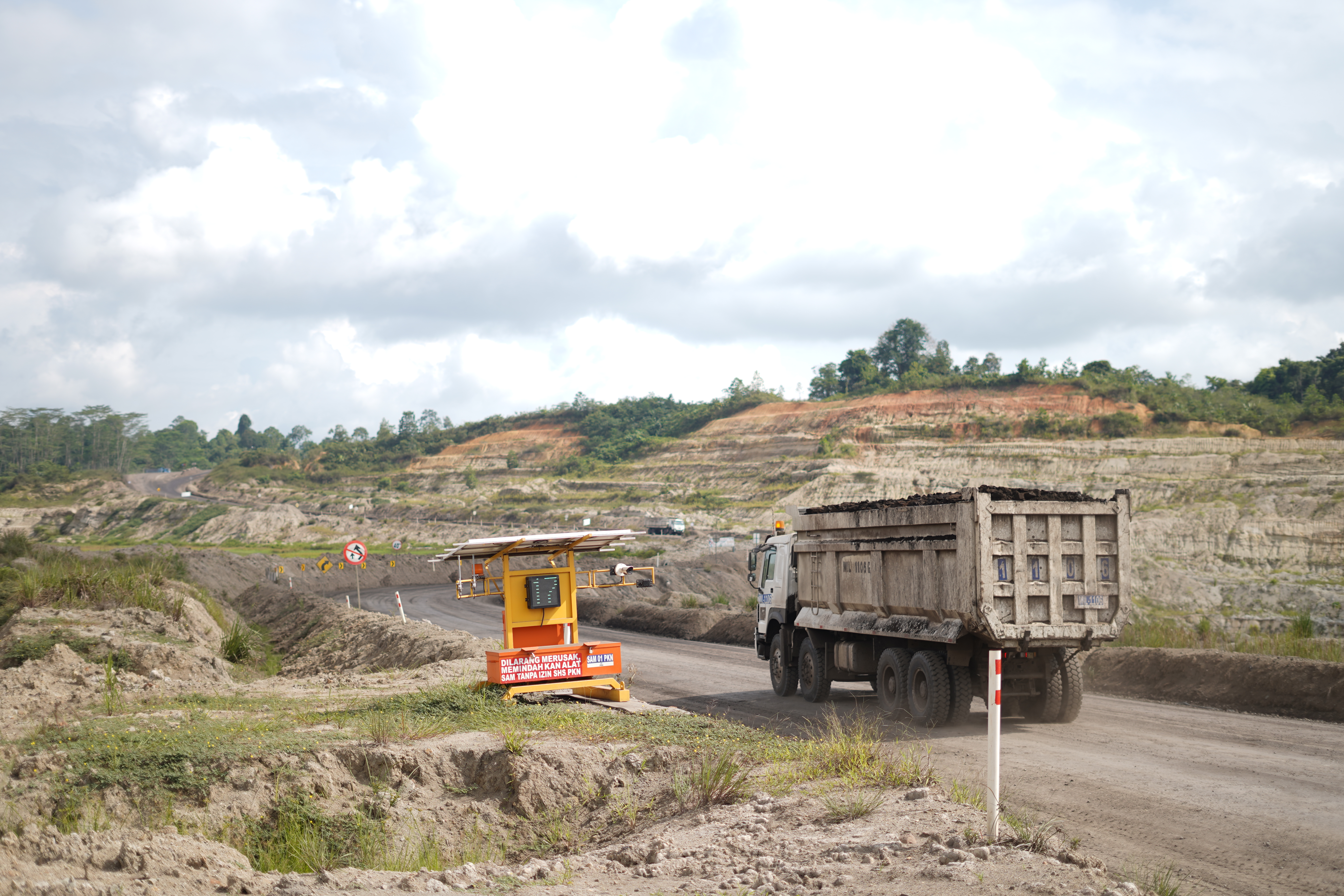 Monitoring keselamatan operasional pertambangan